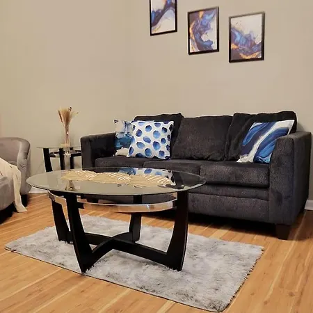 2 Bd 2 Bath - 5 Min To Downtown Villa